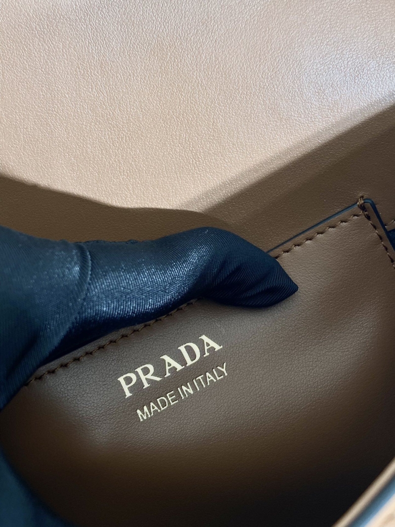 Pra*a hobo bags